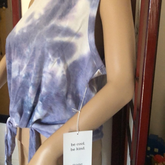 Top - Picture 3 of 9